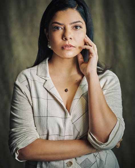 Rajshri Deshpande .